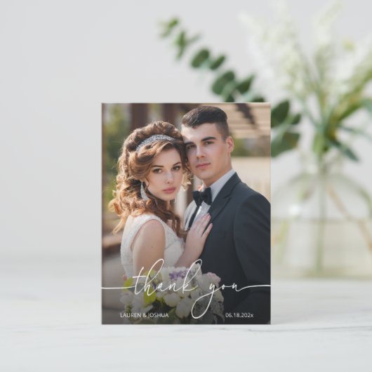 Monogram Foto Script Wedding Vielen Dank Postkarte (Stehend Vorderseite)