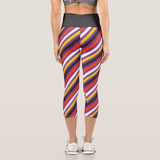 Monogram Fun Girly Strip Modernes Halloween Capri Leggings (Rückseite)