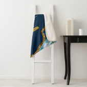 Monogram für Blue & Gold Agate Geode Glitzer Sherpadecke (Beispiel)