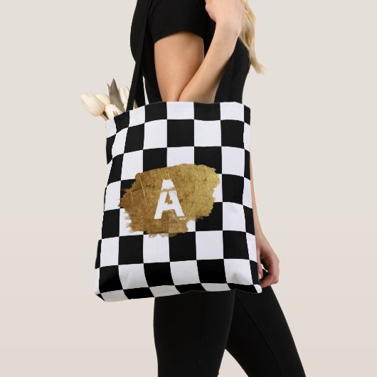 Monogram für Schwarz-Weiß-Schachgold-Abzeichen Tasche (Von Nahem)