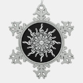 Monogram für Schwarzweißschneeflocken-Musiknoten Schneeflocken Zinn-Ornament (Vorderseite)