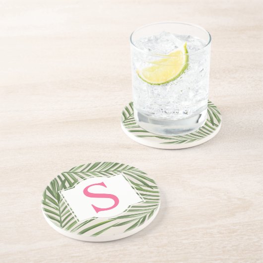 Monogram für tropisch rosa grüne Palm-Blätter Getränkeuntersetzer (Seite)