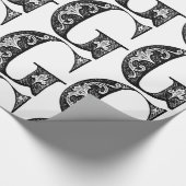 Monogram G Initial Black and White Floral Pattern Geschenkpapier (Ecke)