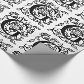 Monogram G Initial Black and White Floral Pattern Geschenkpapier (Ecke)