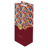 Monogram Geometric Burgundy Hexagon Wine Gift Bag Geschenktüte Für Weinflaschen (Vorderseite Schrägansicht)