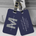 Monogram Gepäckanhänger<br><div class="desc">Erstellen Sie Ihre eigenen stilvollen, benutzerdefinierten World Traveller Navy Blue Initial Name Monogram Gepäckmarke. Dieses schicke und stilvolle Gepäckanhänger verleiht jedem Reiseerlebnis eine raffinierte Touch und ist damit das perfekte Accessoire für den Weltreisenden oder für jeden, der einen ernsthaften Fall von Wanderlust hat. Auf der Vorderseite zeigt das Design ein...</div>