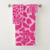 Monogram Giraffe Rosa Hautmuster Tierdruck Badhandtuch Set (Insitu)