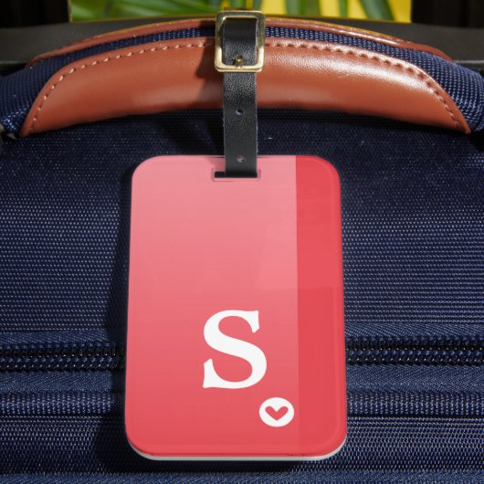 Monogram Girly Red Heart Simple Modern Chic Gepäckanhänger (Vorderseite Insitu 2)