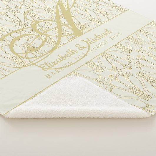 Monogram Gold ArtDeco Newlyweds Wedding Sherpadecke (3/4)