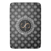Monogram Gold Black Diamonds tufted Elegant Luxury Badematte (Vorderseite Vertikal)