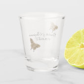 Monogram Gold Butterfly-Gastgeschenke Hochzeiten Schnapsglas (Rückseite)