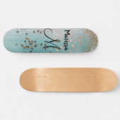 Monogram Gold Stars Glitzer auf Aquamarin Skateboard (Horizontal)