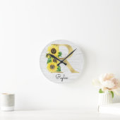 Monogram Gold Sunflower Girly Floral Initial R Runde Wanduhr (Zuhause)