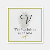 Monogram Gold und White Feather Wedding Napkin Serviette (Vorderseite)
