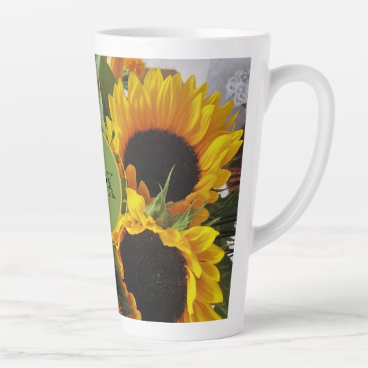 Monogram Gorgeous Sunflowers Print 17oz Milchtasse (Rechts)