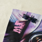 Monogram Grafitti Frau mit Kamera Strandtuch (Beispiel)