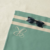 Monogram Green und Cream Stripes Elegant Strandtuch (Beispiel)