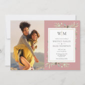 Monogram Greenery Dusty Rose Foto Wedding Einladung (Vorderseite)