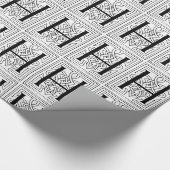 Monogram H Initial Black and White Floral Pattern Geschenkpapier (Ecke)