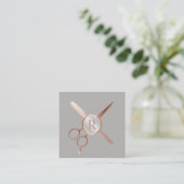 Monogram, Haarstylistin Moderne Rose Gold Grau Sal Quadratische Visitenkarte (Stehend Vorderseite)