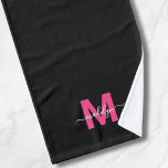 Monogram Handtuch<br><div class="desc">Personalisiert Custom Erstellen Sie Ihr eigenes elegantes Handtuch in Hot Pink und Black Script Name Monogram. Mit diesem mit Monogramm Handtuch, das in einem dreifach gestalteten Stil gestaltet ist, verleihen Sie Ihrem Bad eine spielerische und elegante Touch. Dieses Handtuch mit einem kühnen, rosa Rosa, das zunächst mit einem fließenden schwarzen...</div>