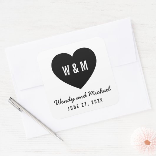 Monogram Heart Modern Save the Date Wedding Quadratischer Aufkleber (Umschlag)