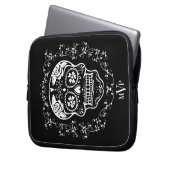 Monogram Hipster White Sugar Skull Laptopschutzhülle (Vorderseite Links)