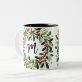 Monogram Holly Wreath Zweifarbige Tasse (Vorderseite Links)