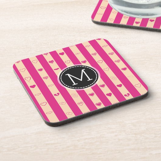 Monogram Hot Pink Stripes Modernes Herzmuster Getränkeuntersetzer (Linke Seite)