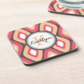 Monogram Ikat Diamonds Pattern Pink Grau Untersetzer (Linke Seite)