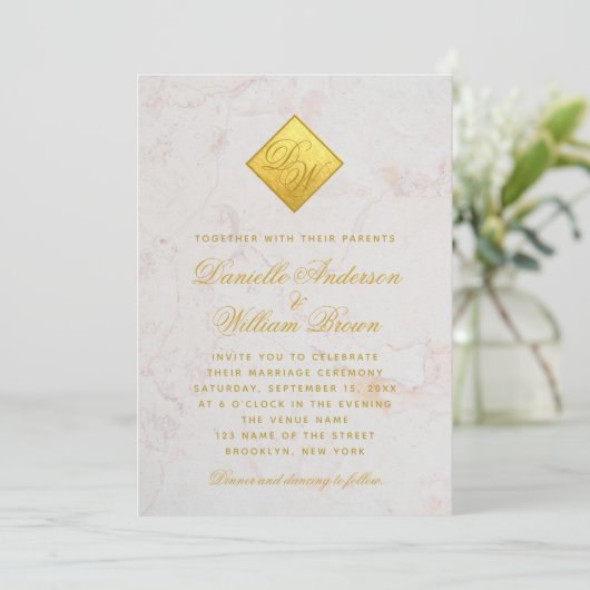 Monogram Imitats Gold Foil Marble Script Hochzeit Einladung (Stehend Vorderseite)