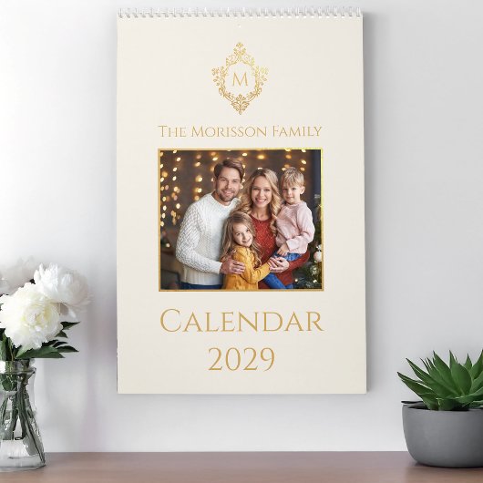 Monogram in Crest Elegant Family Photo Ivory Gold Kalender