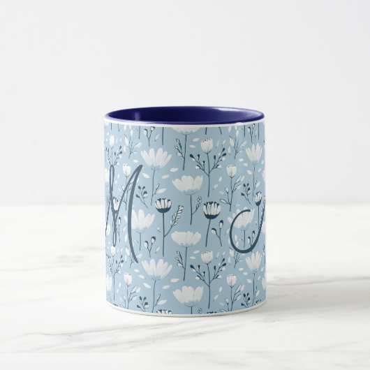 Monogram Initial Boho Blue White Florals Trendy Tasse (Zentrum)