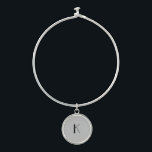 Monogram Initial Elegant Minimalistisch Gray Black Armreif<br><div class="desc">Ein Geschenk für sie. Ein mit Monogramm,  originelles Armband,  das elegant in seiner Einfachheit ist. Silber oder Silberplatte,  Grau und Schwarz. Ändern Sie die Initialisierung,  um für Ihren Empfänger zu personalisieren.</div>