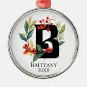 Monogram Initial Letter B Berry Wreath Christmas Ornament Aus Metall (Vorne)