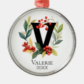 Monogram Initial Letter V Berry Wreath Christmas Ornament Aus Metall (Vorne)