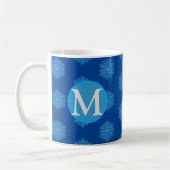 Monogram Initial "M" Blue Snowflakes Coffee Tasse (Links)