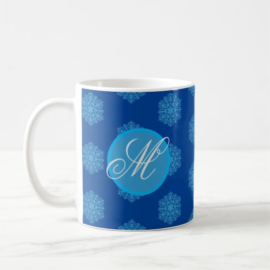 Monogram Initial "M" Blue Snowflakes Coffee Tasse (Links)