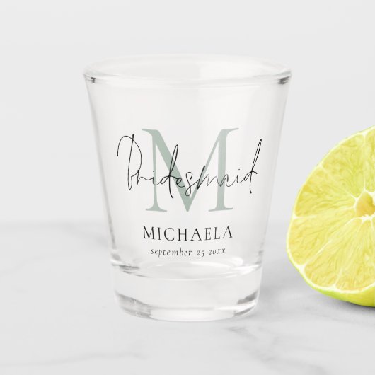 Monogram Initial Name Script Bridesmaid Sage Schnapsglas (Vorderseite)