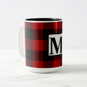 Monogram Initial on Red and Black Buffalo Kariert Zweifarbige Tasse (Vorderseite Links)