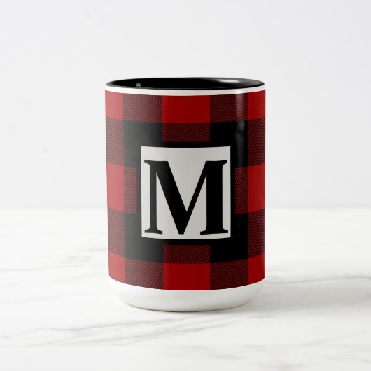 Monogram Initial on Red and Black Buffalo Kariert Zweifarbige Tasse (Mittel)