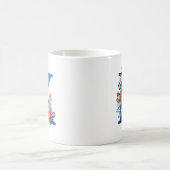 Monogram K mit dekorativem Blumendesign Kaffeetasse (Mittel)