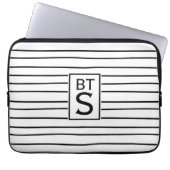 Monogram-Laptop-Sieb mit schwarzen und weißen Stre Laptopschutzhülle (Vorderseite)