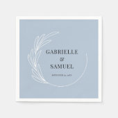 Monogram Leaf Wreath Dusty Blue Wedding Serviette (Vorderseite)