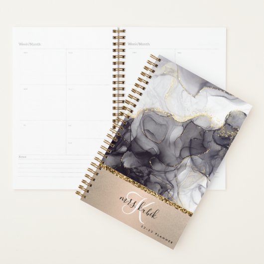 Monogram-Lehrer-Planner aus Gold und schwarzem Mar Planer (Anzeige)