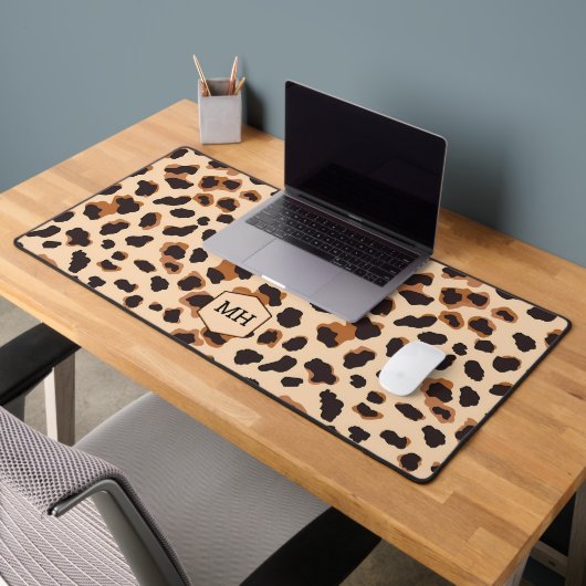 Monogram Leopard Brown Chic Girl Animal Print Schreibtischunterlage (Büro 2)