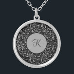 Monogram Leopard Print Black Silver Gray Trendy Versilberte Kette<br><div class="desc">Monogram dieses Leopard Print Animal Print Black und Silver Gray Silver Necklace. Macht ein großartiges Geschenk für sie oder für Ihre Brautmädchen.</div>