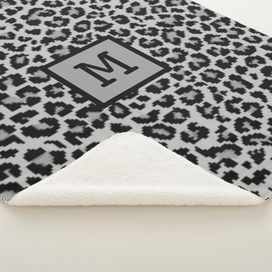 Monogram Leopard Print Initial Elegant Animal Gray Sherpadecke (3/4)