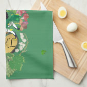 Monogram Leprechaun Green Fruit and Floral Geschirrtuch (Viertel Falte)