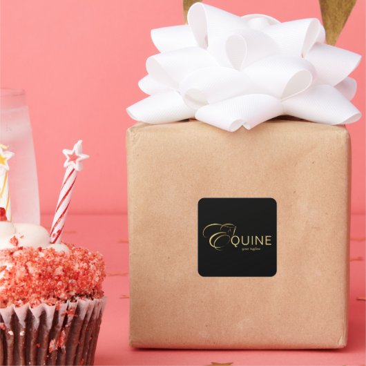 Monogram Letter E Pferd in Goldfarbe Quadratischer Aufkleber (Party)